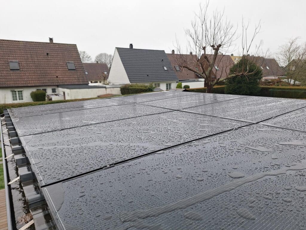 Sileos - Nettoyage panneaux solaires : faut-il le faire, comment, à quel prix ? - Featured Image 1