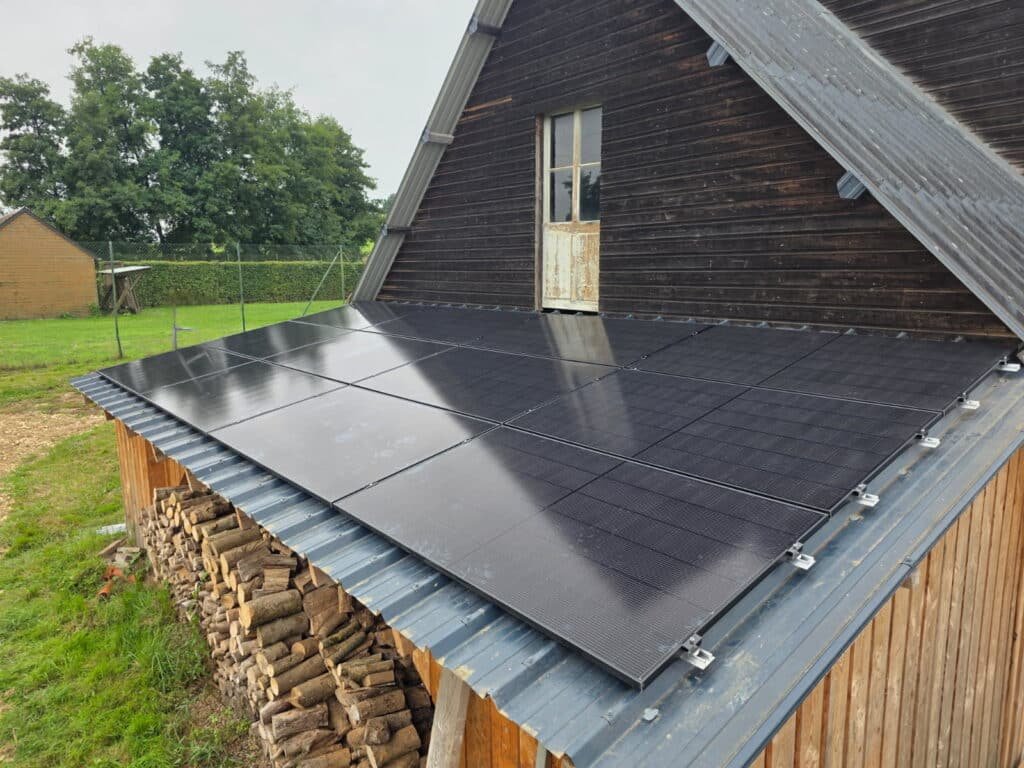 Sileos - Carport solaire, pergola et ombrière photovoltaïque : prix, règles d'urbanisme et production - Featured Image 1