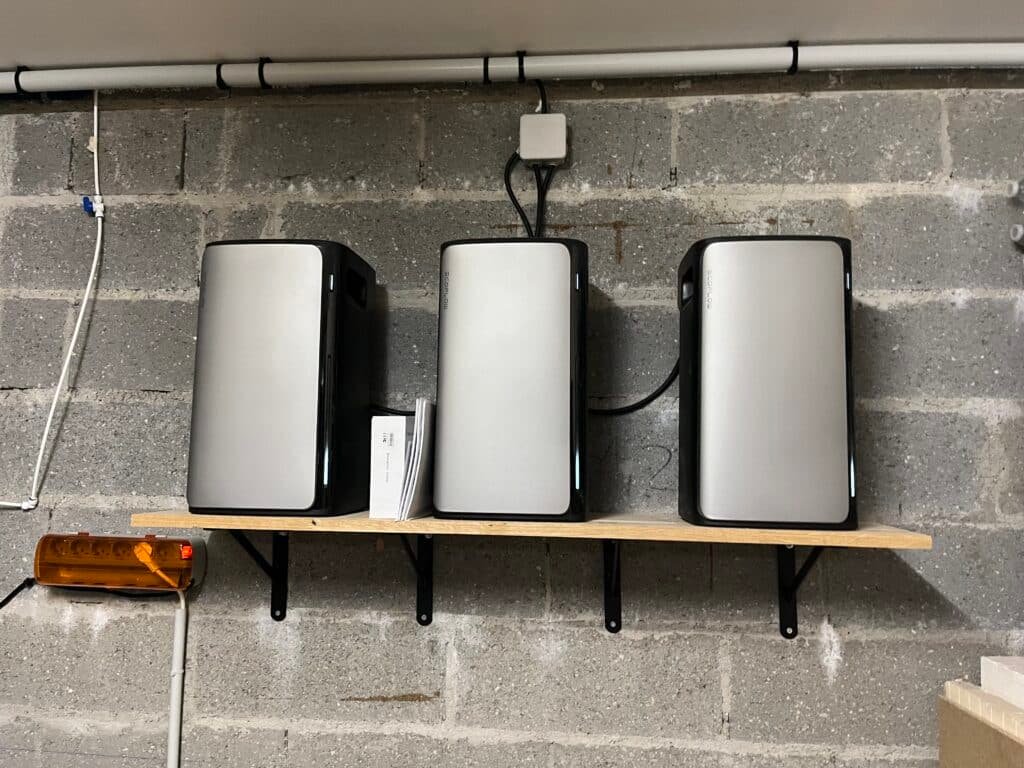 Sileos - Batterie panneaux solaires : prix, rentabilité réelle et alternatives en 2026 (pilotage, batterie virtuelle) - Featured Image 1