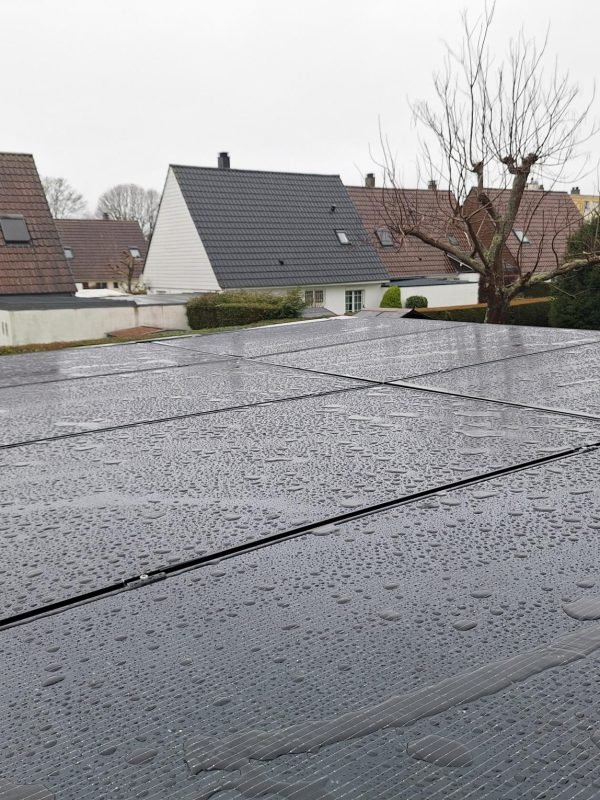Sileos - Nettoyage panneaux solaires : faut-il le faire, comment, à quel prix ? - Featured Image 1